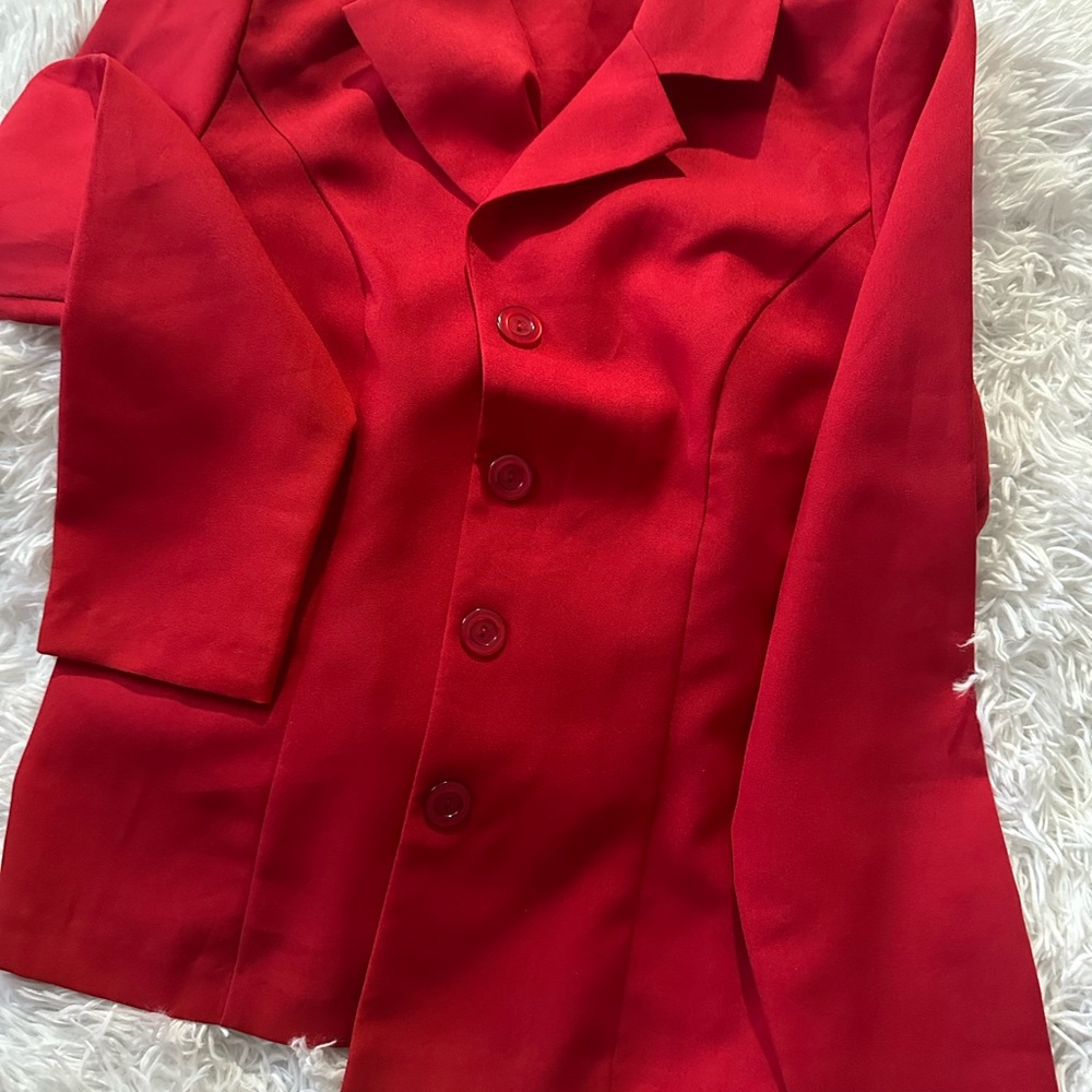 Red suit - Picture 2 of 6